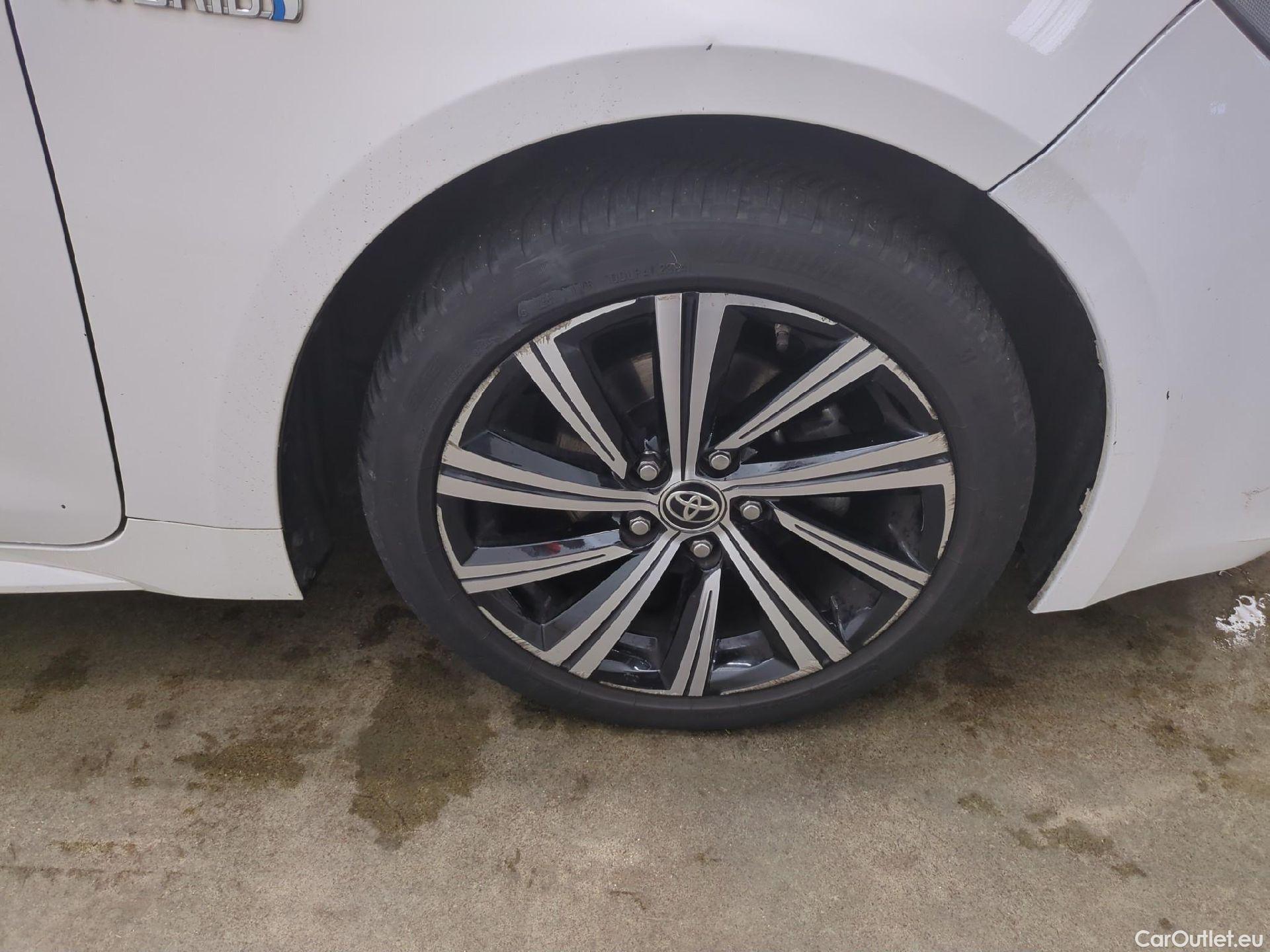  Toyota  Corolla  / 2018 / 5P / Berline Hybride 122h Design / TRANSFO VP VF #9