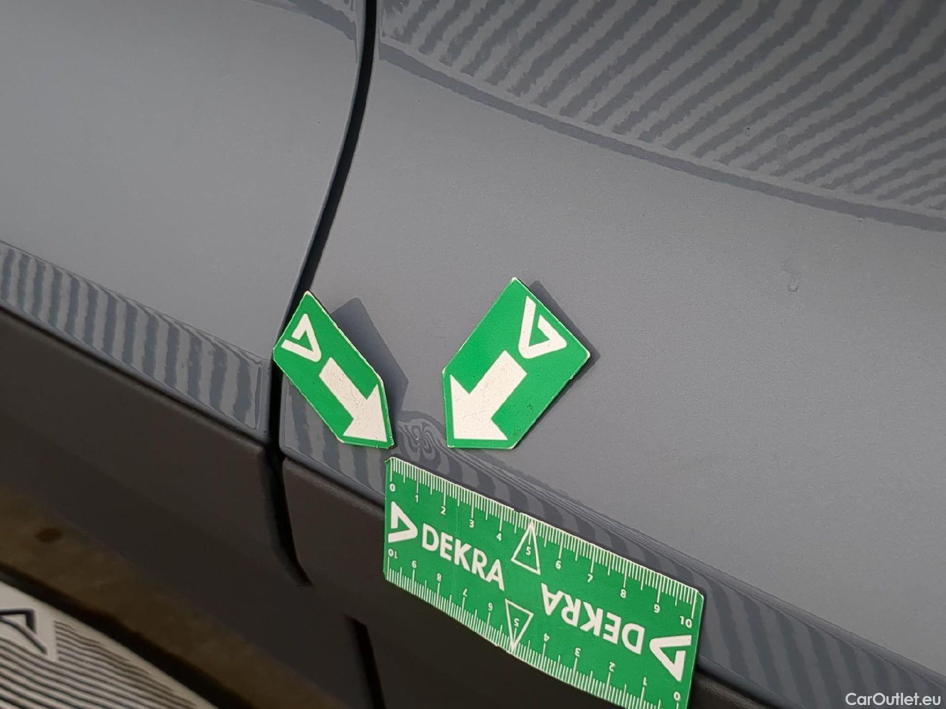  Volvo  XC 40 VOLVO XC40 / 2022 / 5P / SUV Recharge T4 211 DCT7 Start #17