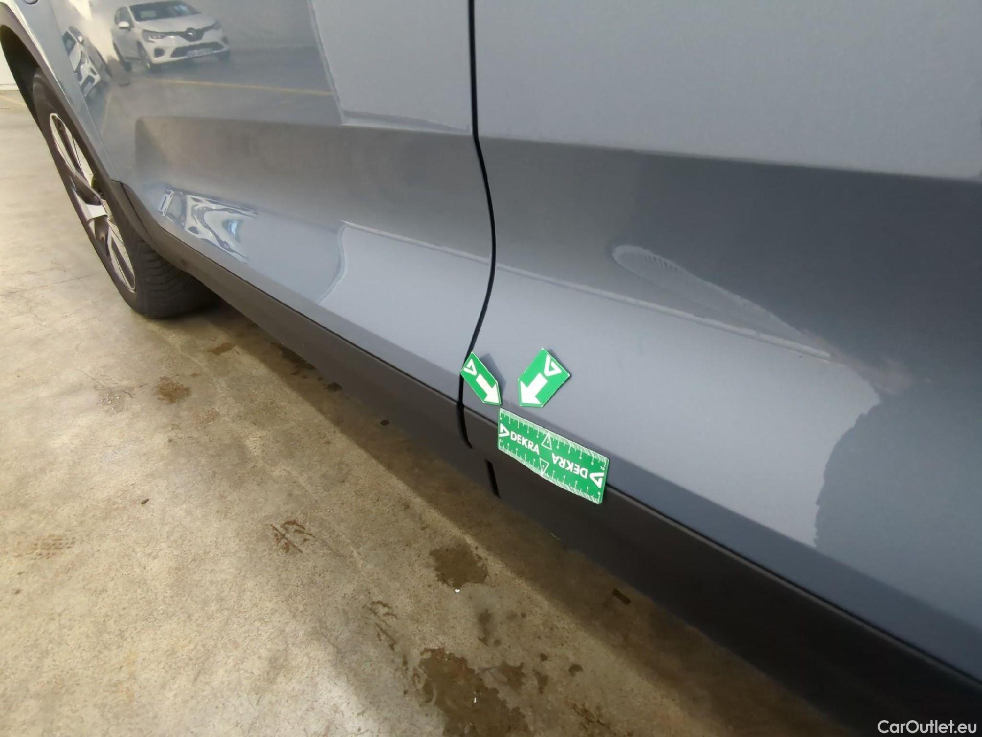  Volvo  XC 40 VOLVO XC40 / 2022 / 5P / SUV Recharge T4 211 DCT7 Start #18