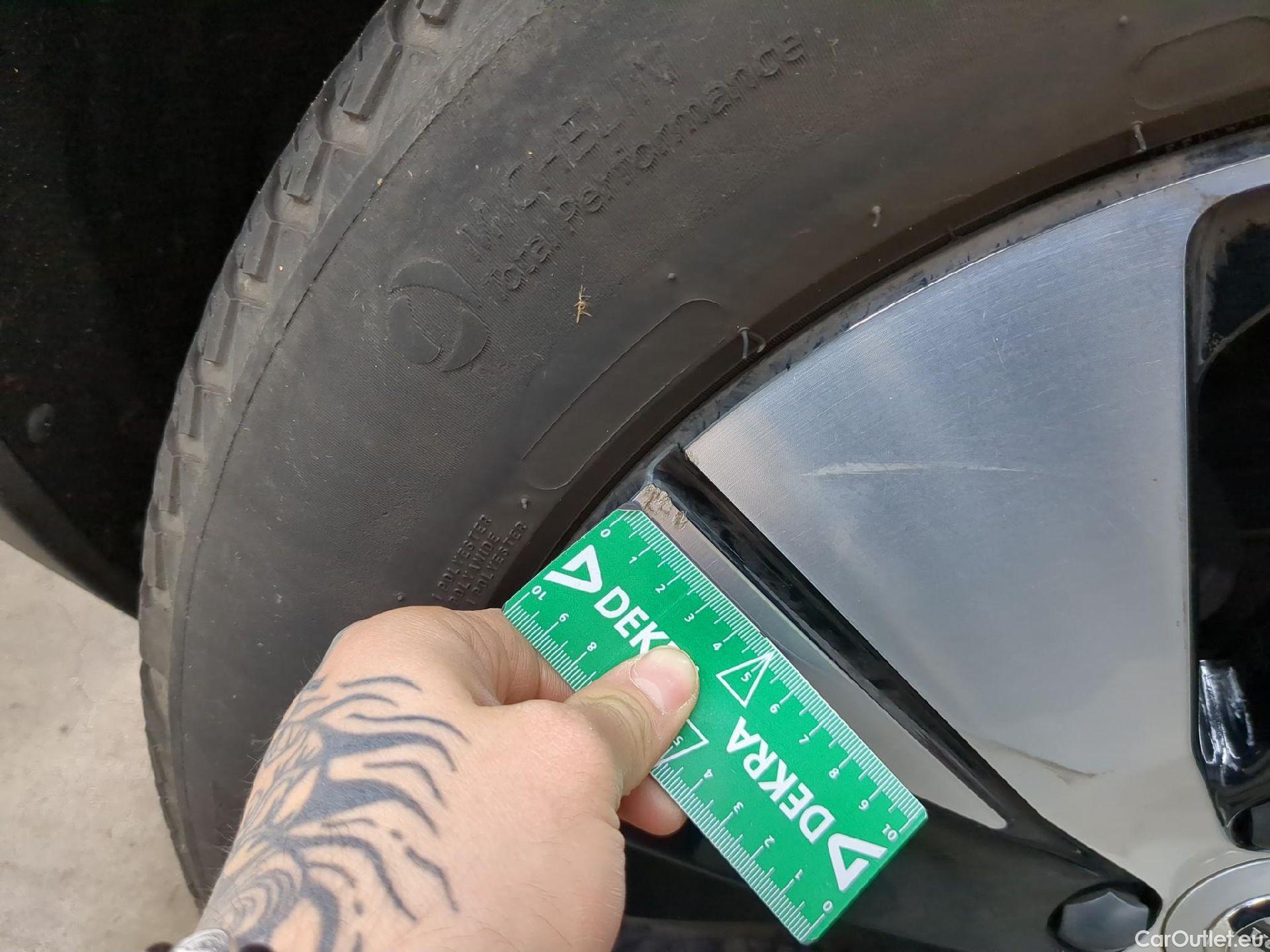  Volvo  XC 40 VOLVO XC40 / 2022 / 5P / SUV Recharge T4 211 DCT7 Start #13