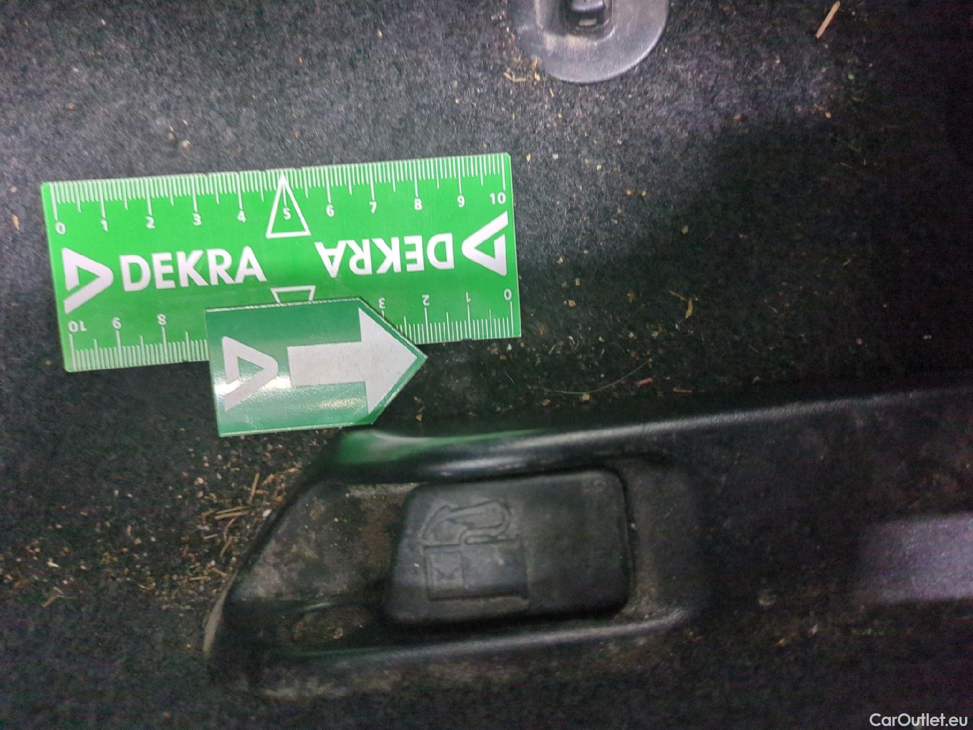  Toyota  Corolla  / 2018 / 5P / Berline Hybride 122h Design / TRANSFO VP VF #24