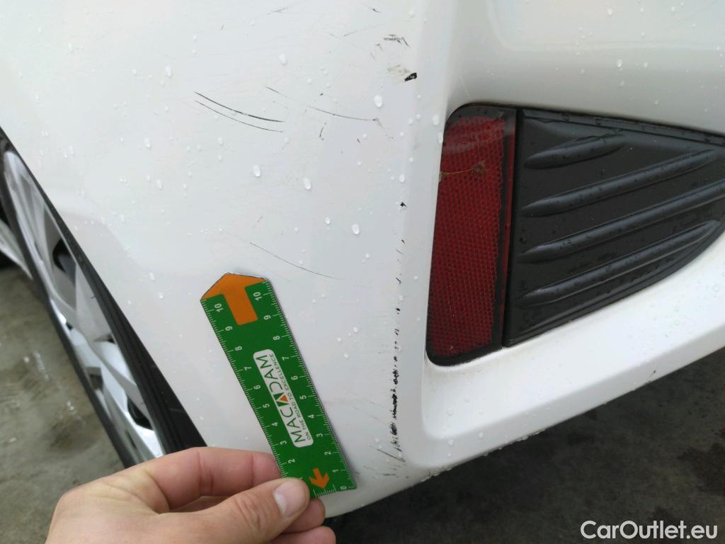  Toyota  Yaris  Hybride Affaires / 2017 / 5P / Berline / VU 1.5 VVT-I HYBRID AUTO France Business  #9