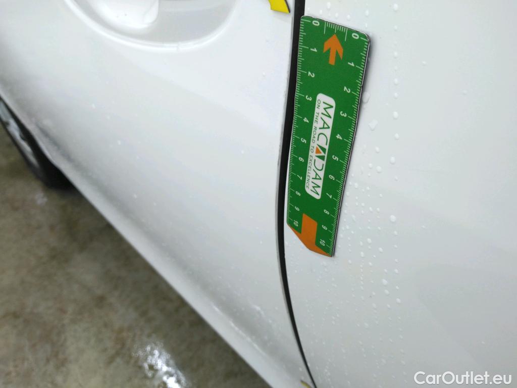  Toyota  Yaris  Hybride Affaires / 2017 / 5P / Berline / VU 1.5 VVT-I HYBRID AUTO France Business  #20