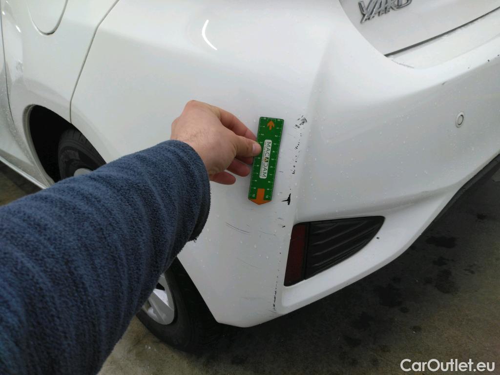  Toyota  Yaris  Hybride Affaires / 2017 / 5P / Berline / VU 1.5 VVT-I HYBRID AUTO France Business  #7