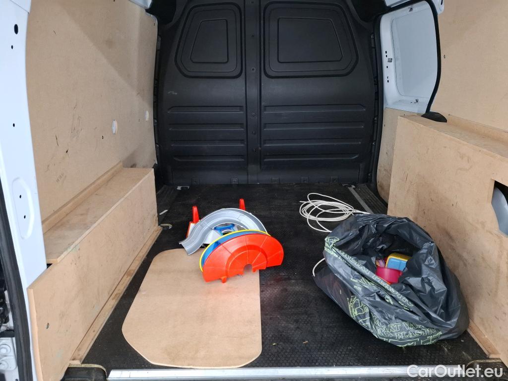  Renault  Kangoo RENAULT  / 2021 / 4P / Fourgonnette GD CONFORT - BLUE DCI 95 #46