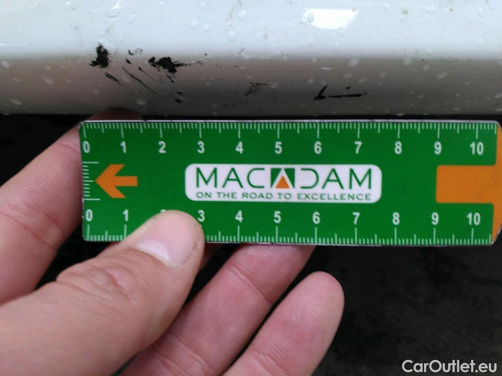  Toyota  Yaris  Hybride Affaires / 2017 / 5P / Berline / VU 1.5 VVT-I HYBRID AUTO France Business  #24