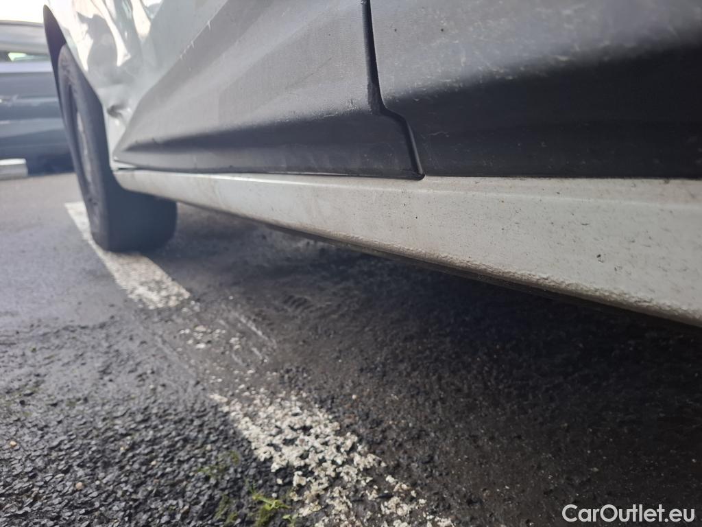  Renault  Kangoo RENAULT  / 2021 / 4P / Fourgonnette GD CONFORT - BLUE DCI 95 #28