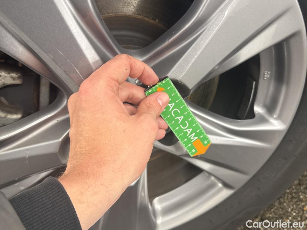  Toyota  RAV4 TOYOTA  Hybride / 2018 / 5P / SUV Hybride AWD Dynamic Business Beyond Zero #8