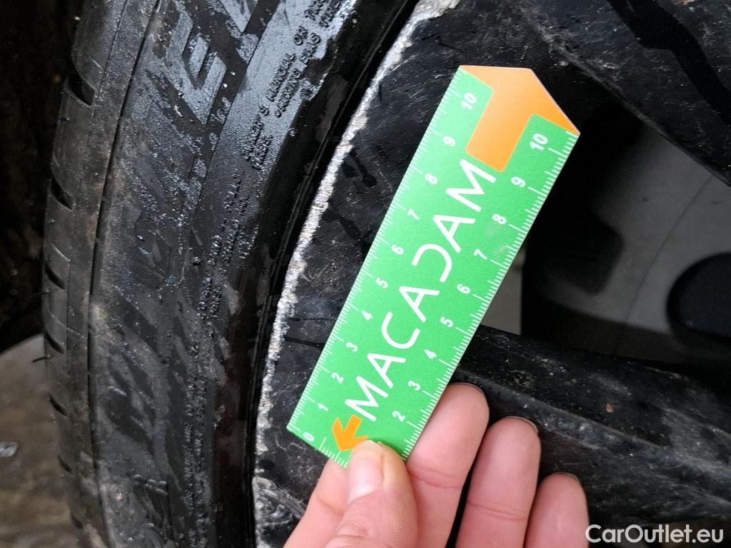  Tesla  Model Y TESLA  / 2020 / 5P / SUV Long Range Dual Motor AWD #35