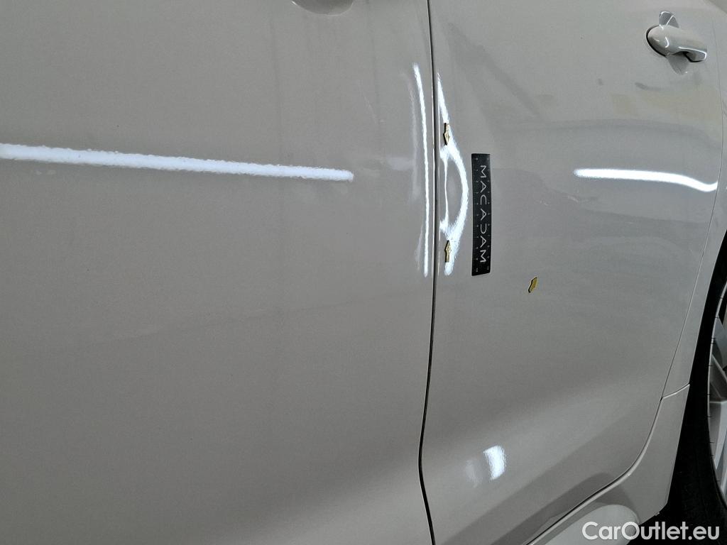  Toyota  Corolla TOYOTA  / 2018 / 5P / Berline Hybride 122h Dynamic Business Stage Acad #17