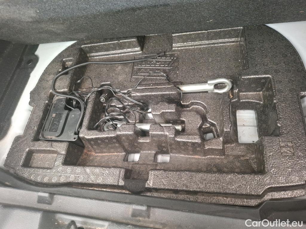  Toyota  Corolla TOYOTA  / 2018 / 5P / Berline Hybride 122h Dynamic Business Stage Acad #43