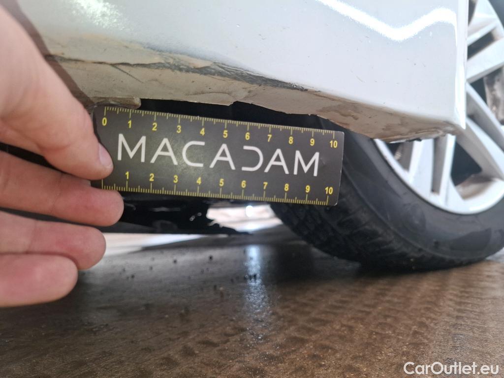  Toyota  Corolla TOYOTA  / 2018 / 5P / Berline Hybride 122h Dynamic Business Stage Acad #9