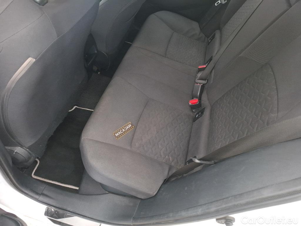  Toyota  Corolla TOYOTA  / 2018 / 5P / Berline Hybride 122h Dynamic Business Stage Acad #44