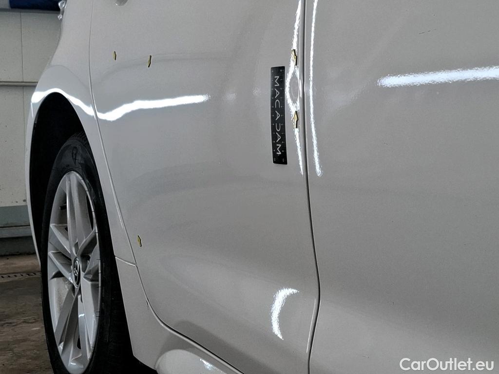  Toyota  Corolla TOYOTA  / 2018 / 5P / Berline Hybride 122h Dynamic Business Stage Acad #21