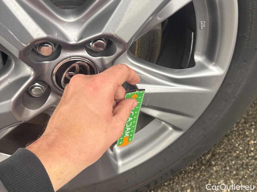  Toyota  RAV4 TOYOTA  Hybride / 2018 / 5P / SUV Hybride AWD Dynamic Business Beyond Zero #9