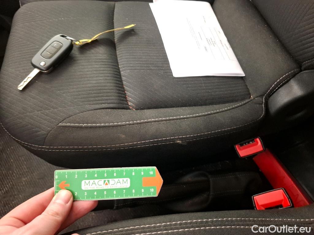  Renault  Trafic  III Fourgon L2H1 3T Grand Confort 2.0 dCi 130CV BVM6 E6d #24