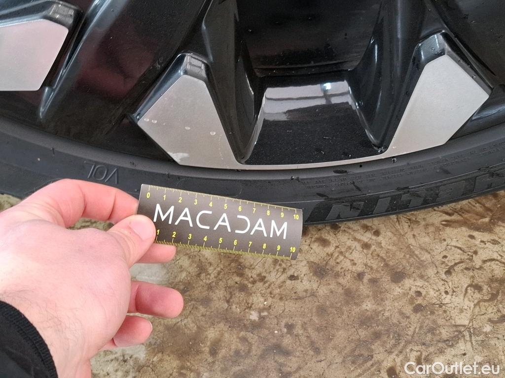  KIA  Sportage KIA  / 2021 / 5P / SUV 1.6 T-GDI 265 PHEV AUTO 4WD DESIGN #9