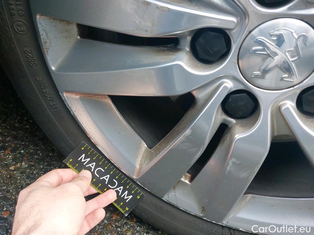  Peugeot  308 PEUGEOT  SW / 2017 / 5P / Break PureTech 110 S&S SW ACTIVE #6