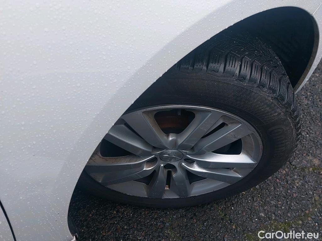  Peugeot  308 PEUGEOT  SW / 2017 / 5P / Break PureTech 110 S&S SW ACTIVE #4