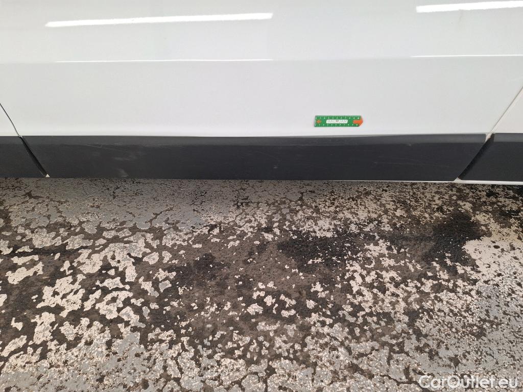  Renault  Trafic  III Fourgon L2H1 3T Grand Confort 2.0 dCi 130CV BVM6 E6d #16