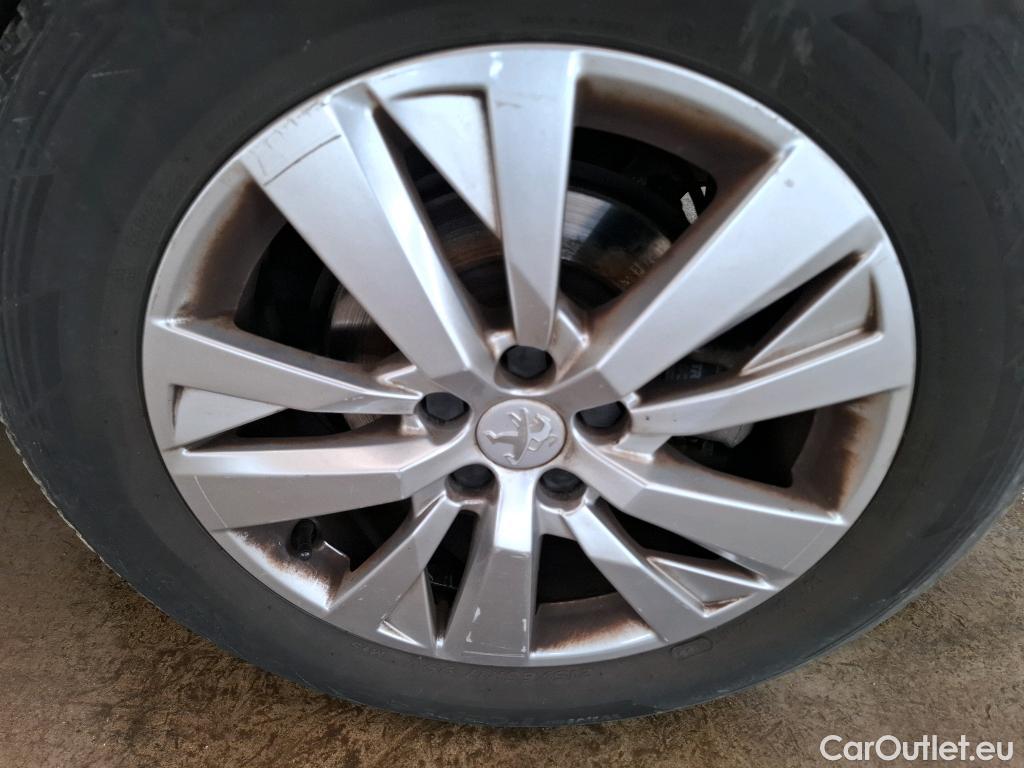  Peugeot  5008  Active Pack 1.5 HDi 130CV BVA8 7 Sieges E6d #3