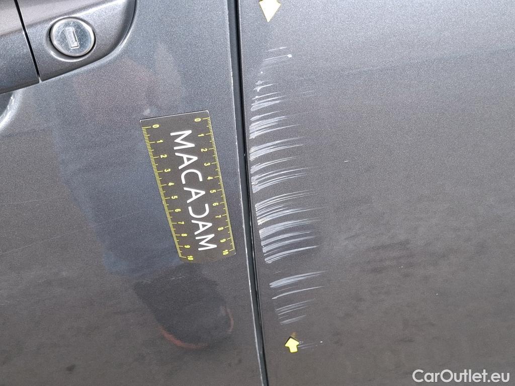  Peugeot  2008  Active Business 1.5 HDi 130CV BVA8 E6d #8