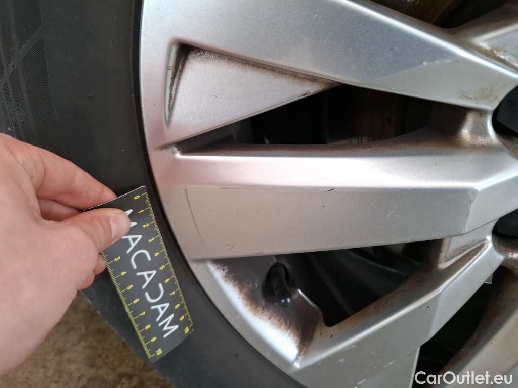  Peugeot  5008  Active Pack 1.5 HDi 130CV BVA8 7 Sieges E6d #7