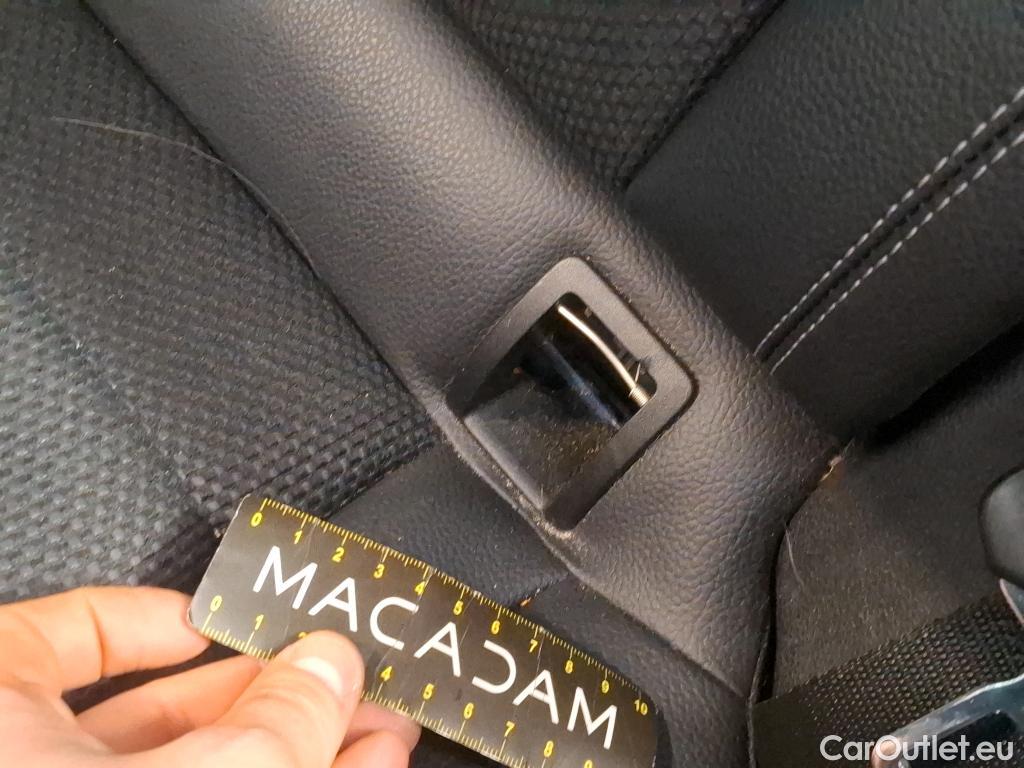  Mercedes  G-Klasee MERCEDES-BENZ GLC / 2019 / 5P / SUV GLC 300 e Business Line 4Matic #48