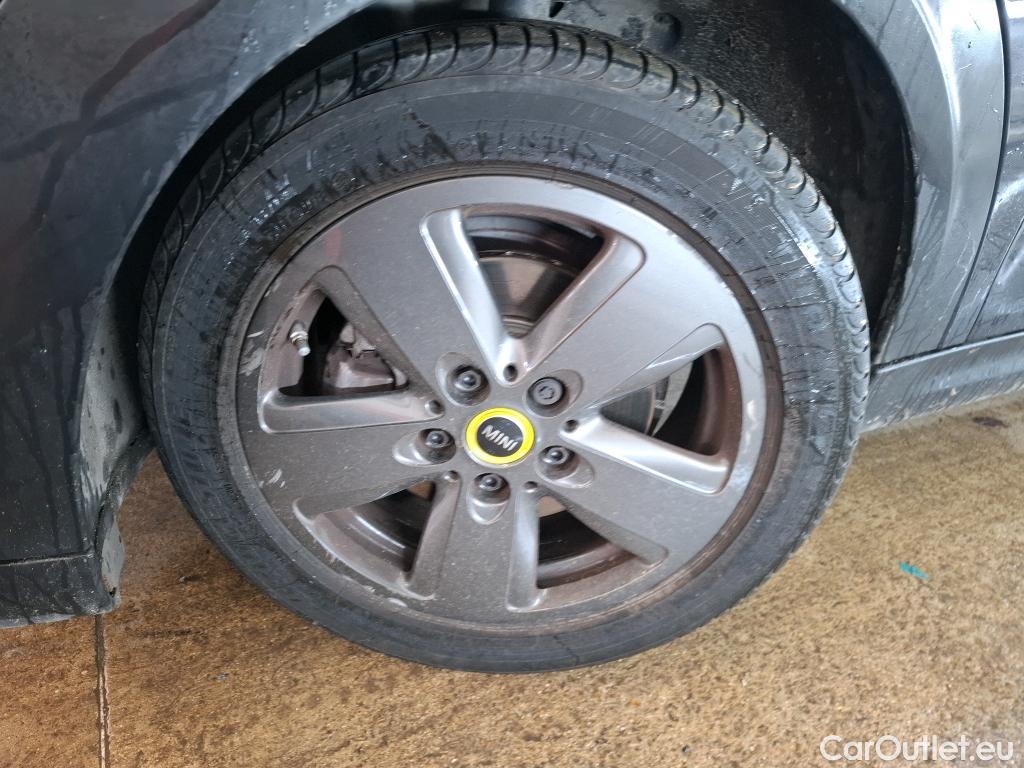  Mini  Mini   / 2021 / 3P / Berline Cooper SE Finition Classic 184 ch BVA #1