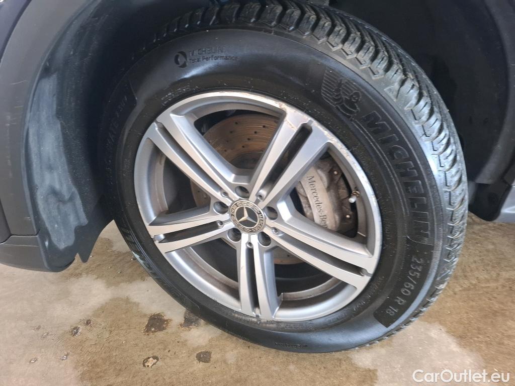  Mercedes  G-Klasee MERCEDES-BENZ GLC / 2019 / 5P / SUV GLC 300 e Business Line 4Matic #24