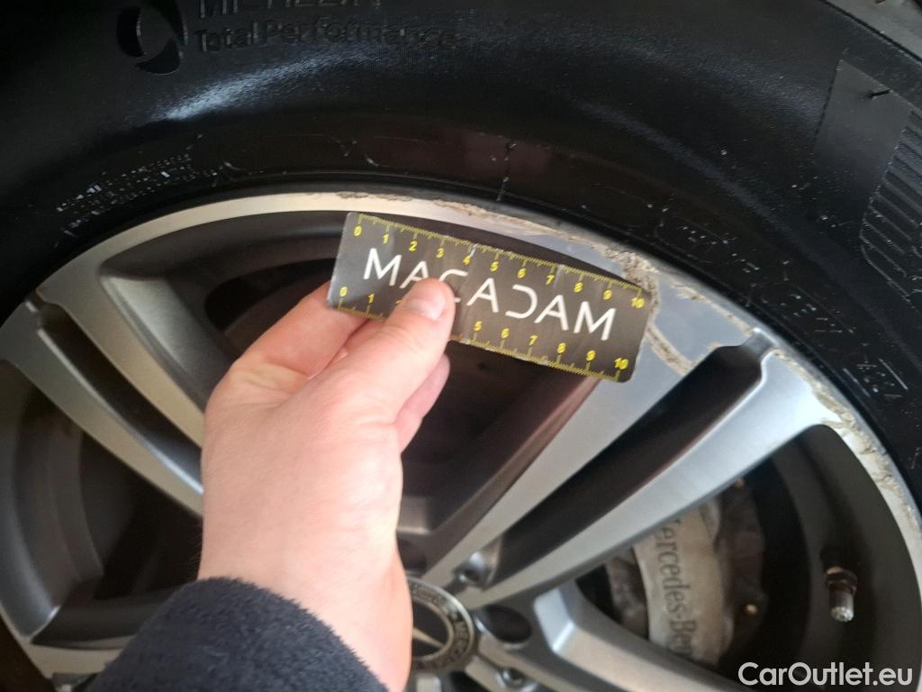  Mercedes  G-Klasee MERCEDES-BENZ GLC / 2019 / 5P / SUV GLC 300 e Business Line 4Matic #26