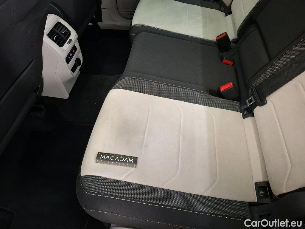  Volkswagen  Tiguan VOLKSWAGEN  / 2020 / 5P / SUV 1.4 eHybrid 245 DSG6 Elegance #17