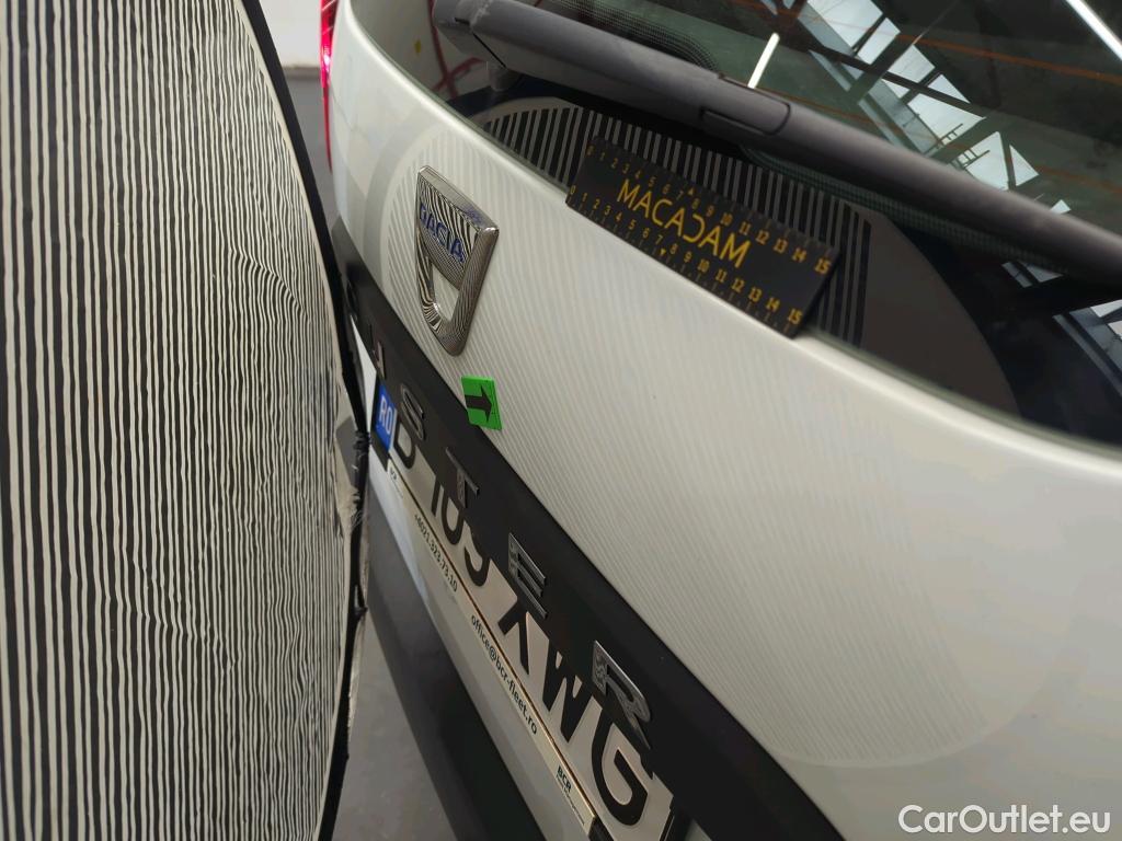  Dacia  Duster 1.5 Blue dCi 115CP Comfort 4WD #12