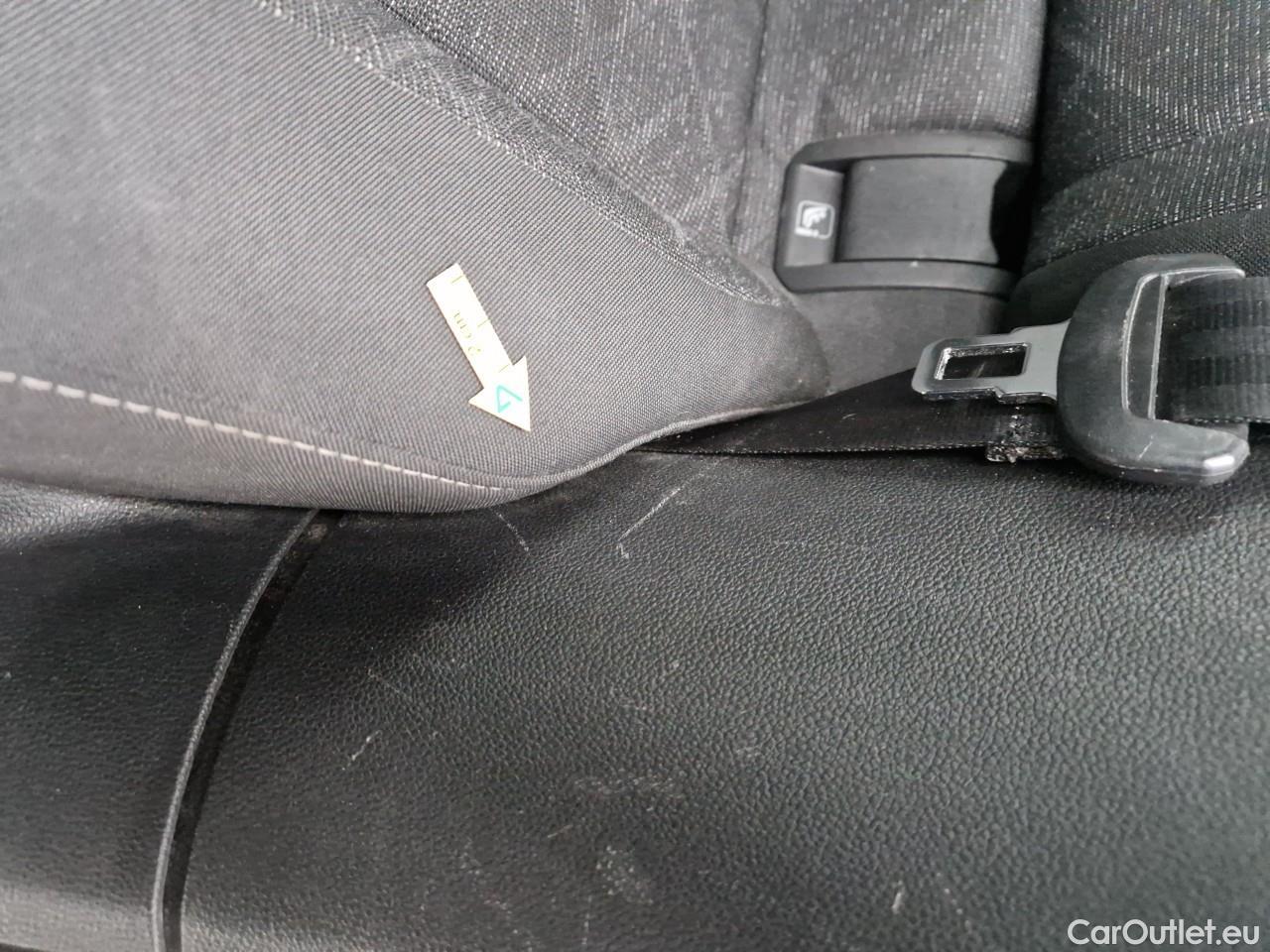  Volkswagen  Golf  2.0 TDI 116HP DSG Life Variant #40