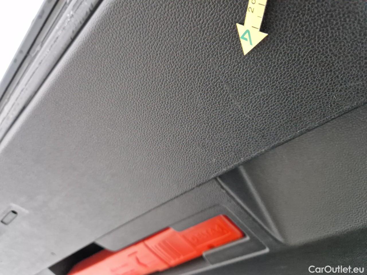  Volkswagen  Golf  2.0 TDI 116HP DSG Life Variant #42