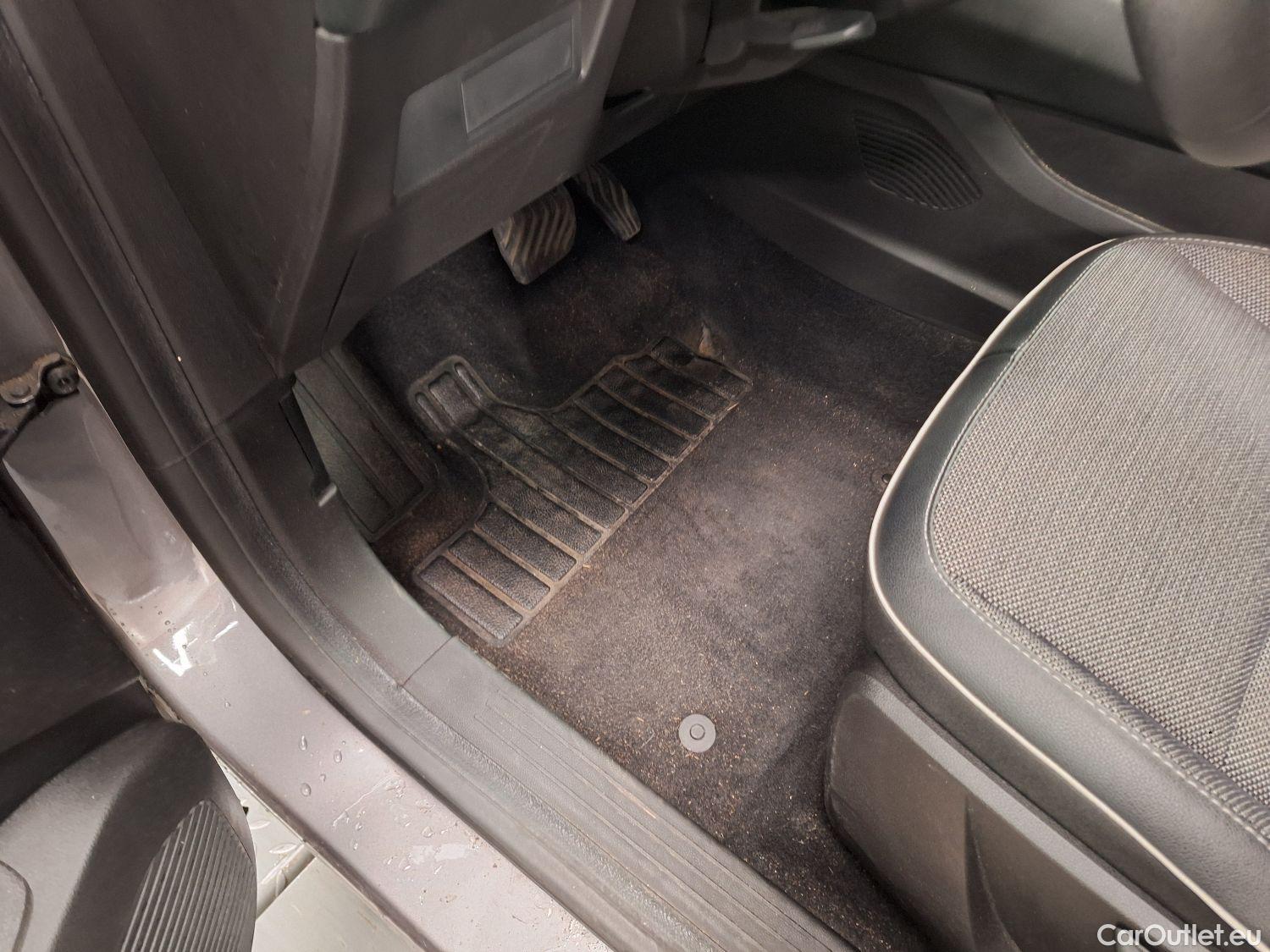  Renault  Captur Renault,  '19, Renault  TCe 140 EDC GPF Intens 5d #42