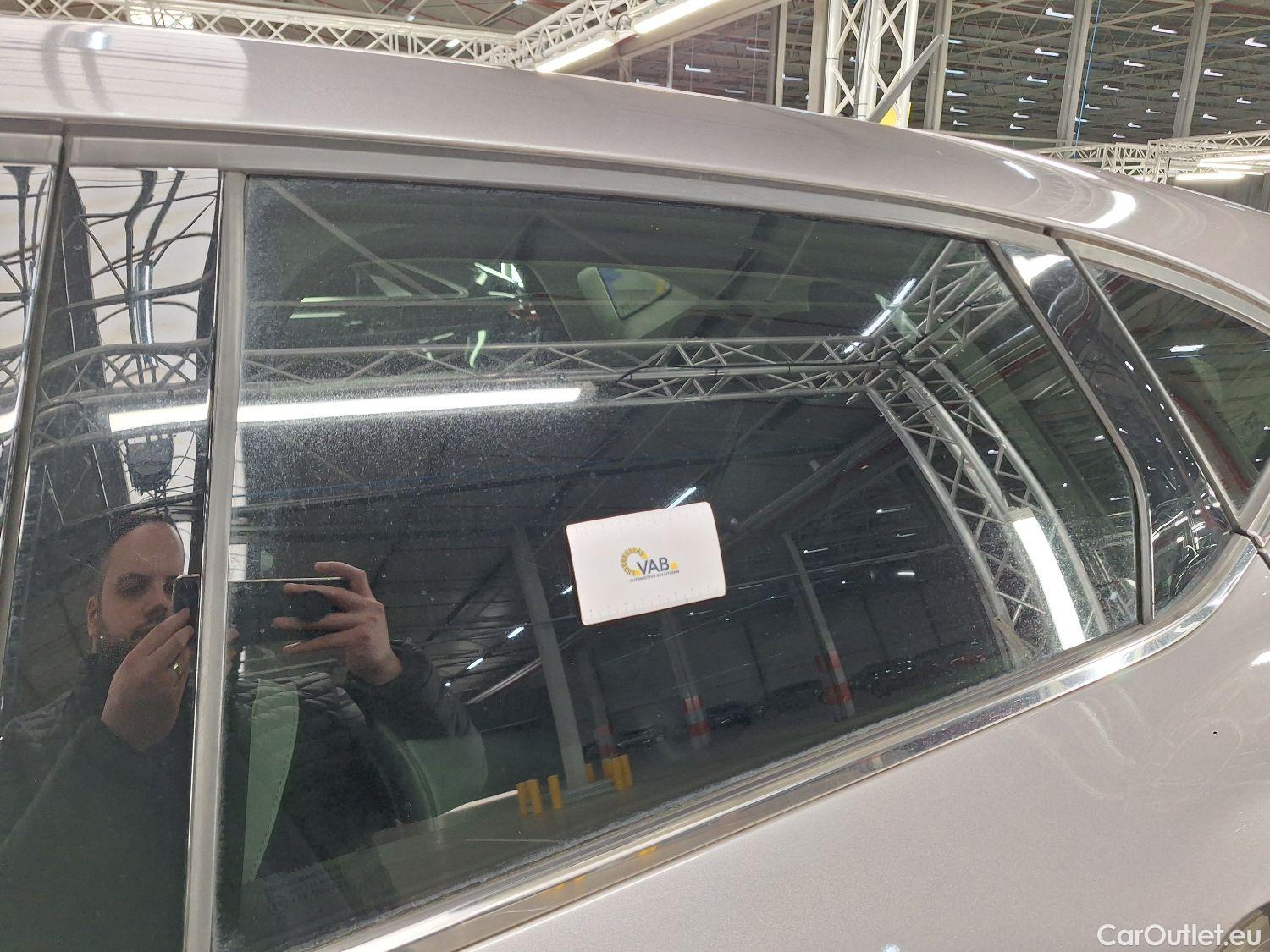  Renault  Captur Renault,  '19, Renault  TCe 140 EDC GPF Intens 5d #38