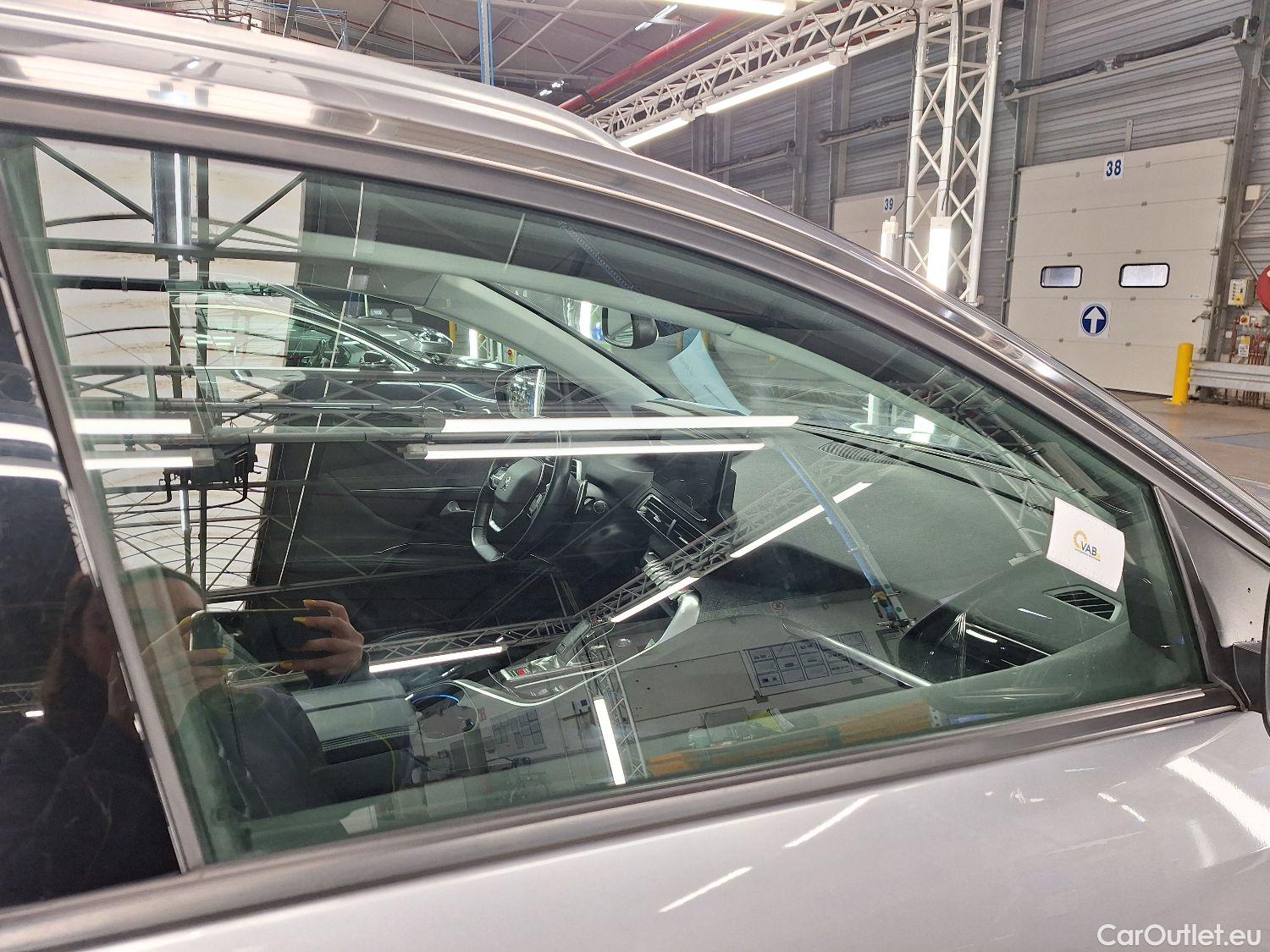  Peugeot  5008 Peugeot,  FL'20, Peugeot  1.5 BlueHDi 96kW S&S EAT8 Allure Pack #36