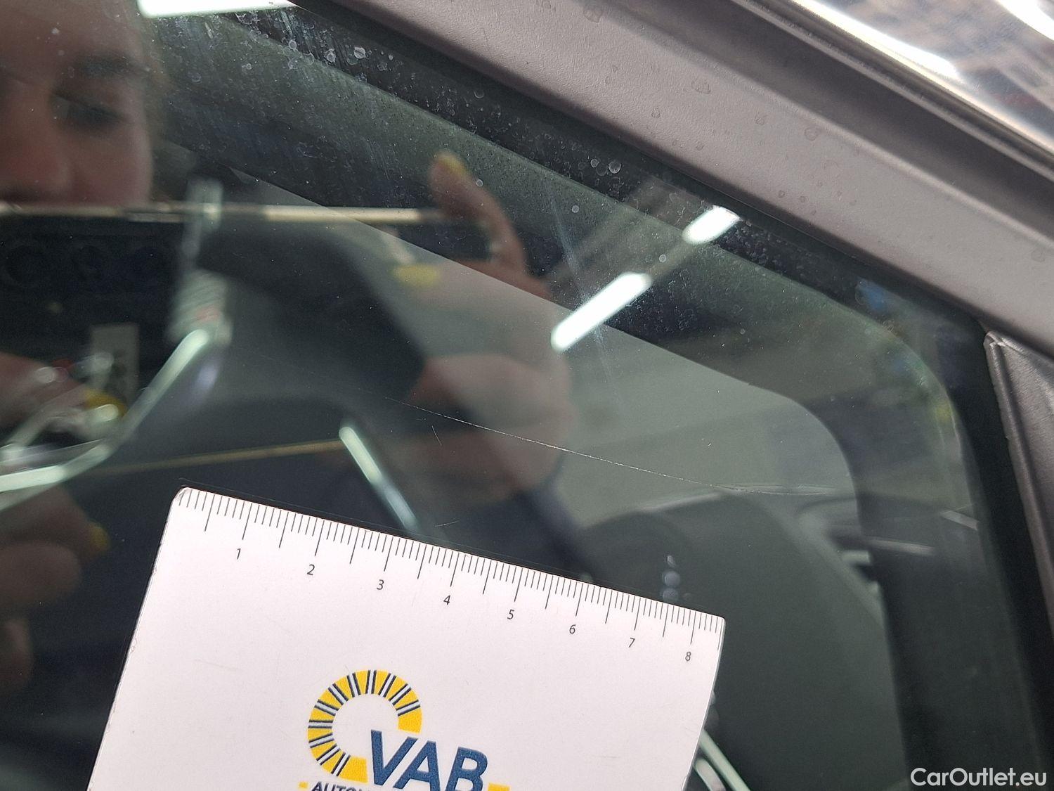  Peugeot  5008 Peugeot,  FL'20, Peugeot  1.5 BlueHDi 96kW S&S EAT8 Allure Pack #37