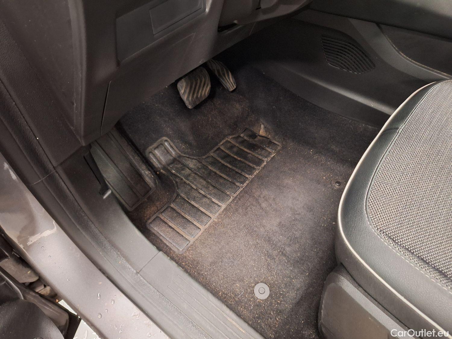  Renault  Captur Renault,  '19, Renault  TCe 140 EDC GPF Intens 5d #45