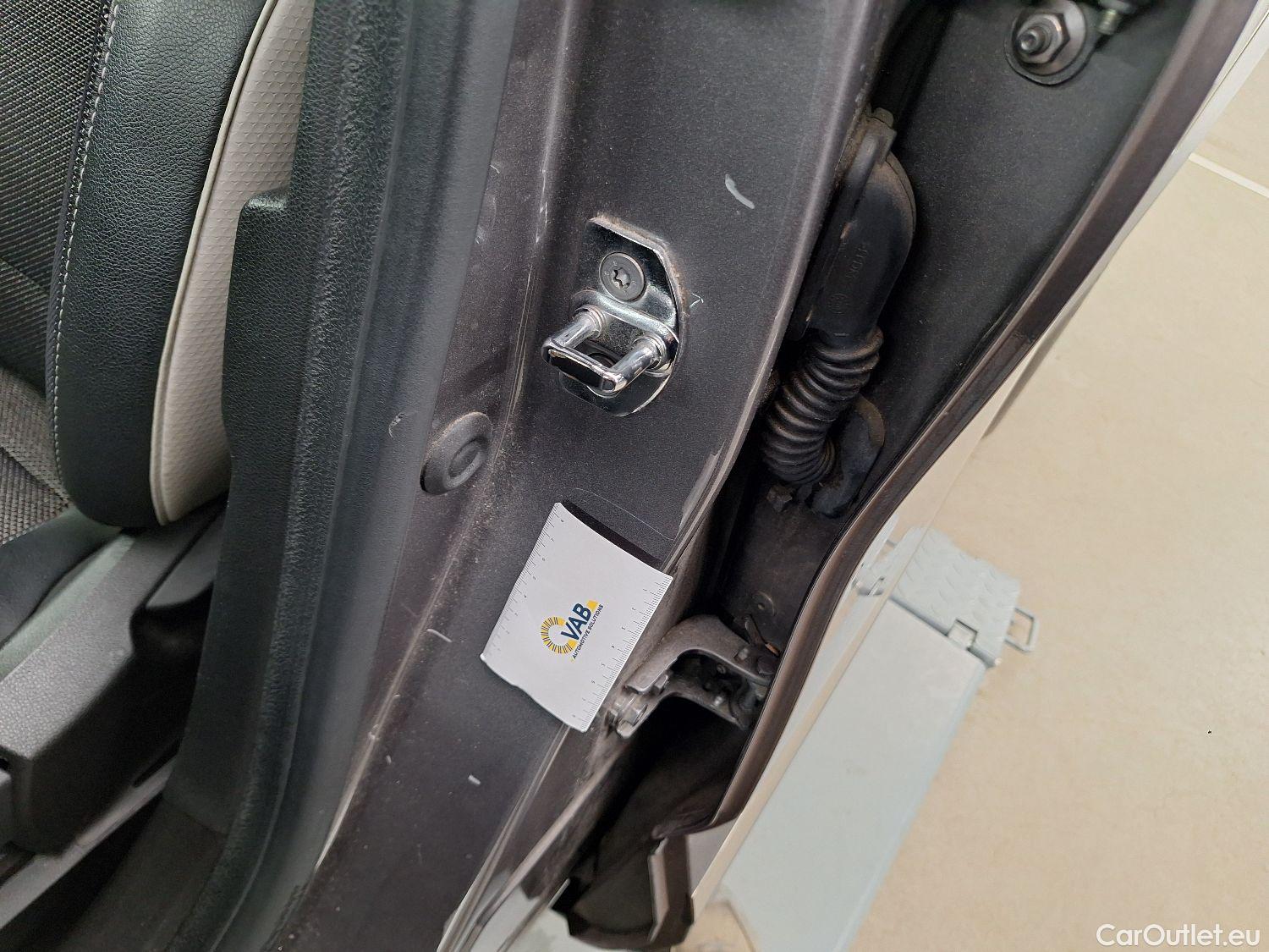  Renault  Captur Renault,  '19, Renault  TCe 140 EDC GPF Intens 5d #35