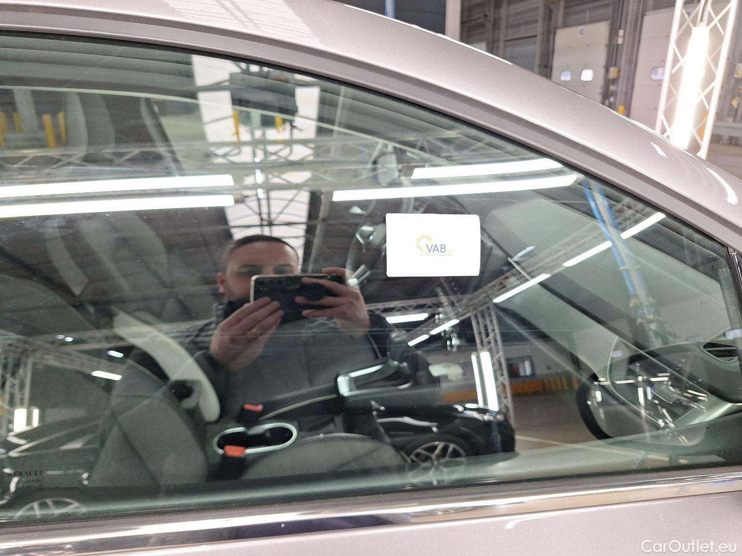  Renault  Captur Renault,  '19, Renault  TCe 140 EDC GPF Intens 5d #25