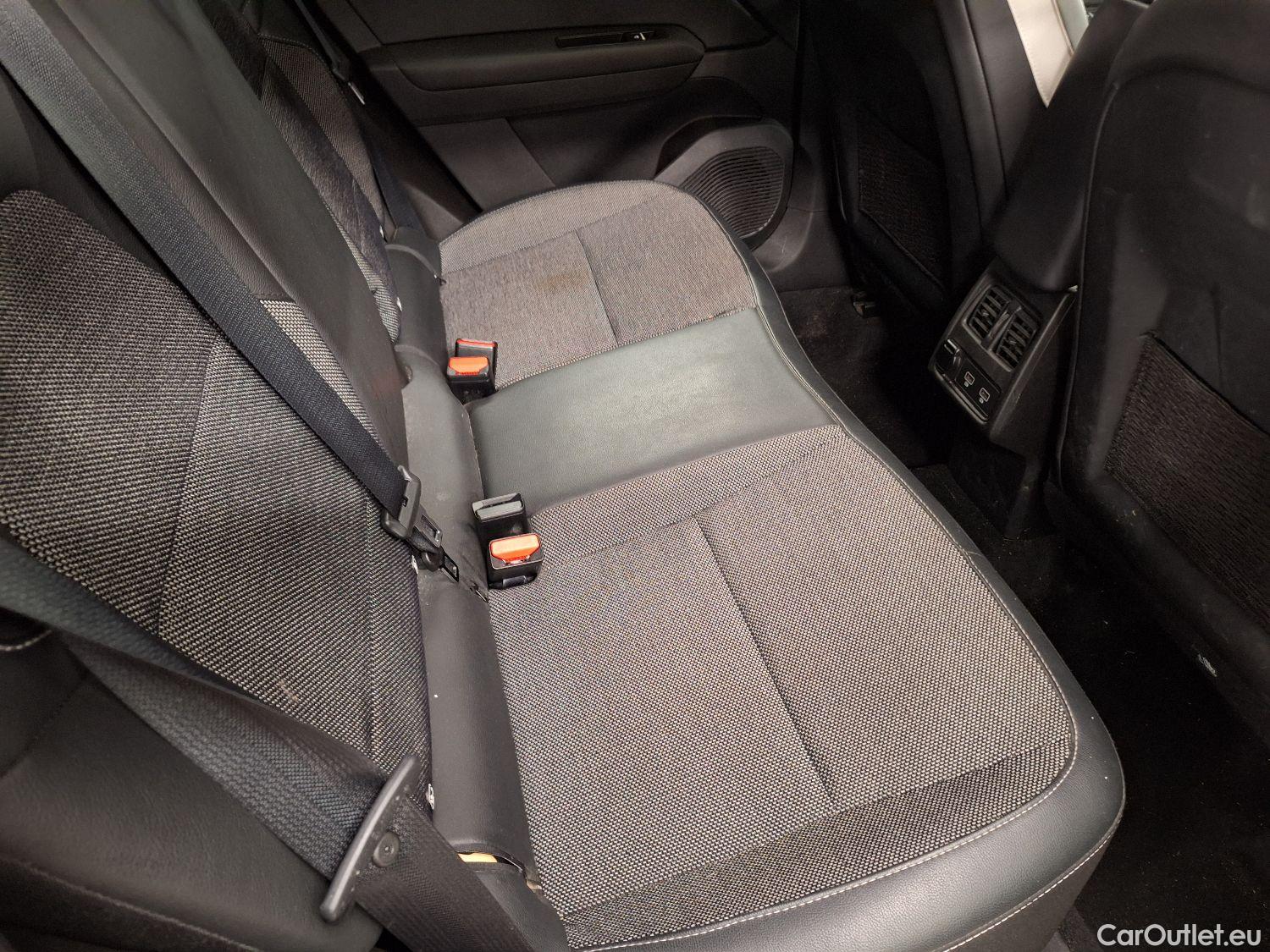  Renault  Captur Renault,  '19, Renault  TCe 140 EDC GPF Intens 5d #47