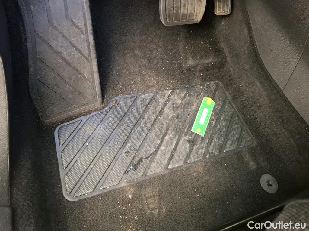  Peugeot  3008  Allure Business 1.5 HDi 130CV BVA8 E6d #60