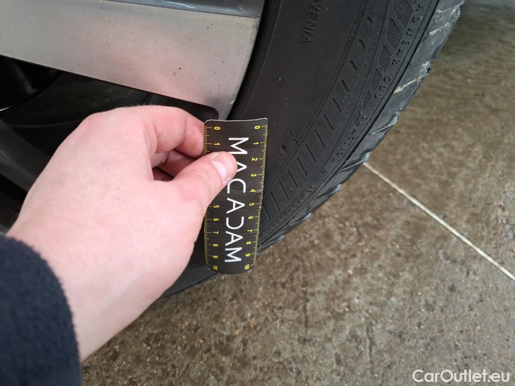  Peugeot  5008  Allure Pack 1.5 HDi 130CV BVA8 7 Sieges E6d #15