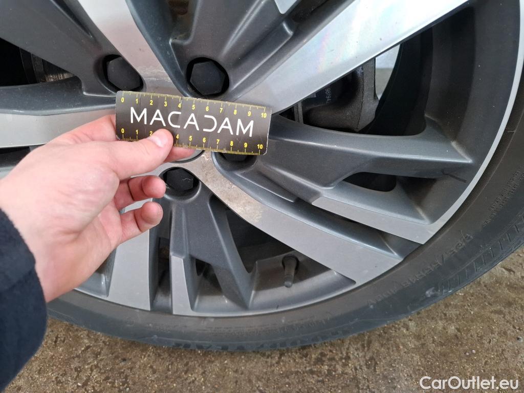  Peugeot  5008  Allure Pack 1.5 HDi 130CV BVA8 7 Sieges E6d #22