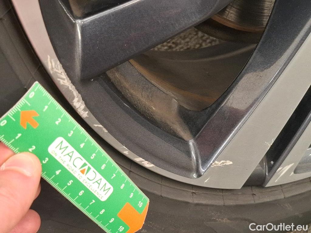  Peugeot  3008  Allure Business 1.5 HDi 130CV BVA8 E6d #40