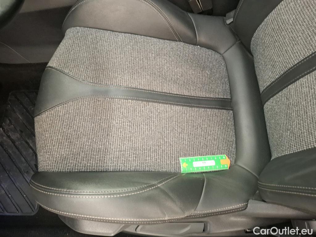  Peugeot  3008  Allure Business 1.5 HDi 130CV BVA8 E6d #28