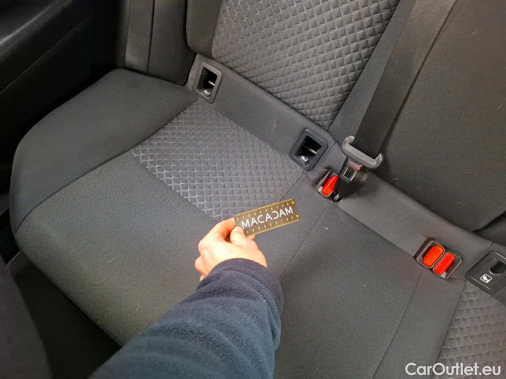  Toyota  C-HR TOYOTA  / 2016 / 5P / SUV 2.0 Hybride 184 Dynamic Business Beyond #49