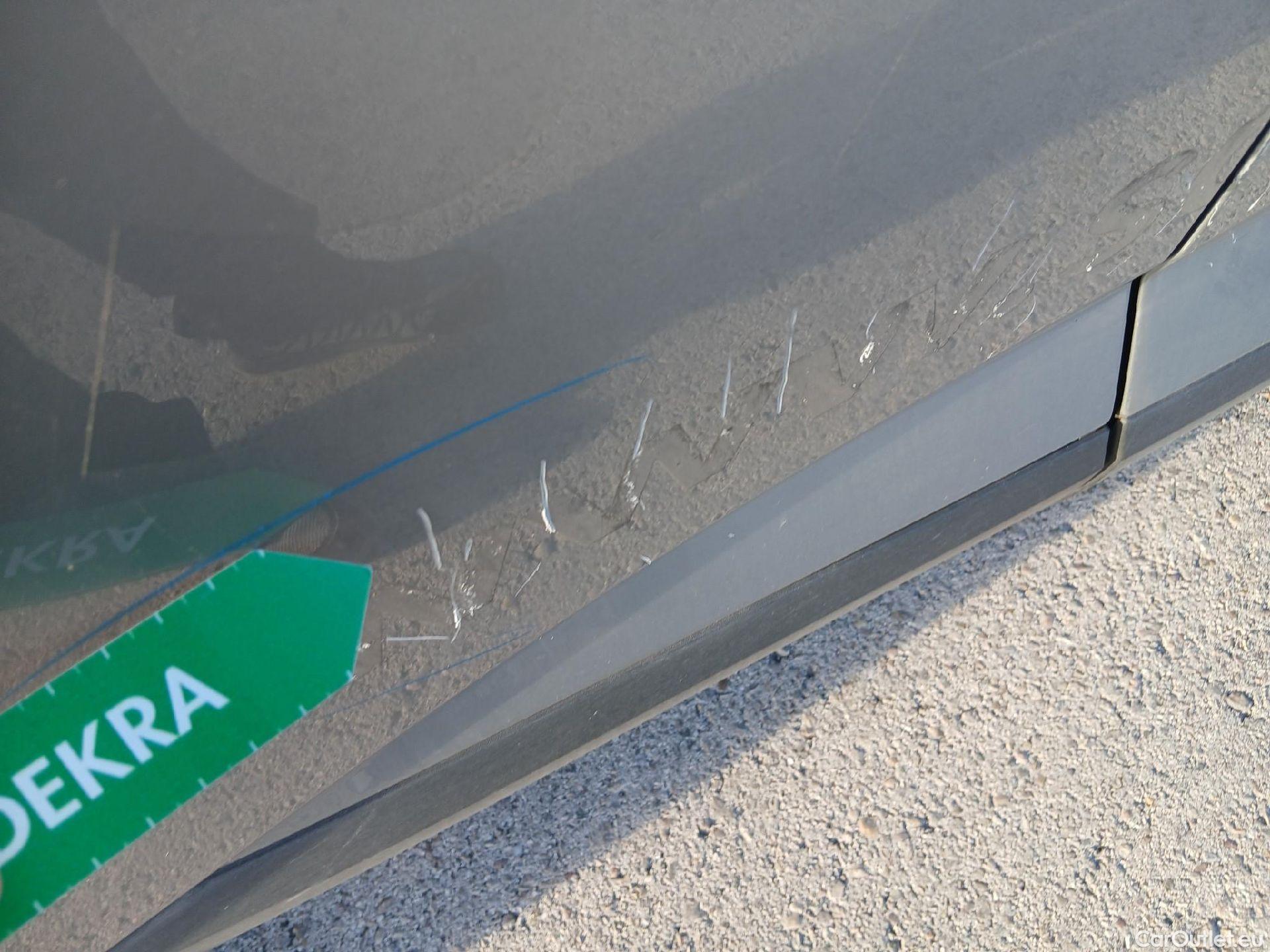  Nissan  Qashqai NISSAN  / 2021 / 5P / todoterreno DIG-T 103kW (140CV) mHEV 4x2 Acenta #23